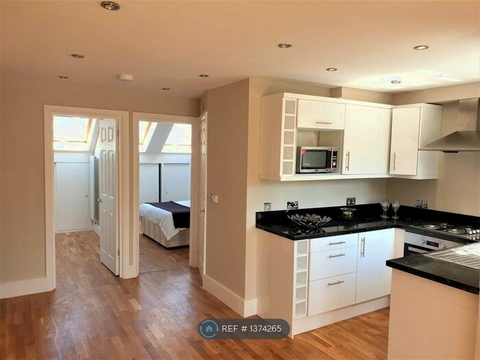 2 Bedroom Flat To Rent In Garratt Terrace, Tooting, SW17