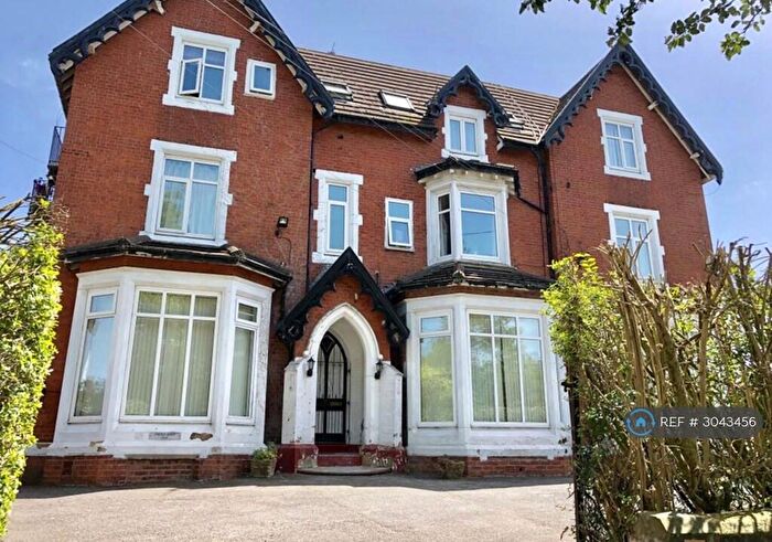 2 Bedroom Flat To Rent In Lincoln House, Manchester, M13