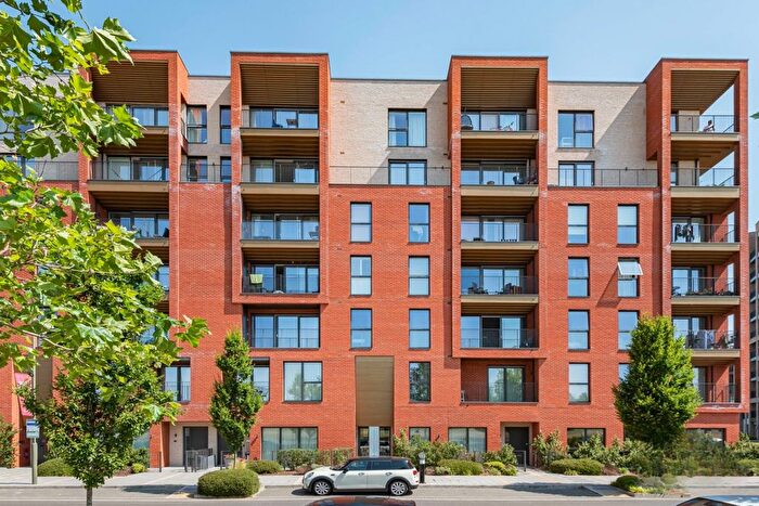 1 Bedroom Flat For Sale In Lismore Boulevard, London, NW9