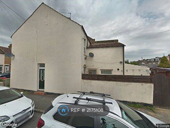 3 Bedroom Terraced House To Rent In Castle Street, Swanscombe, DA10