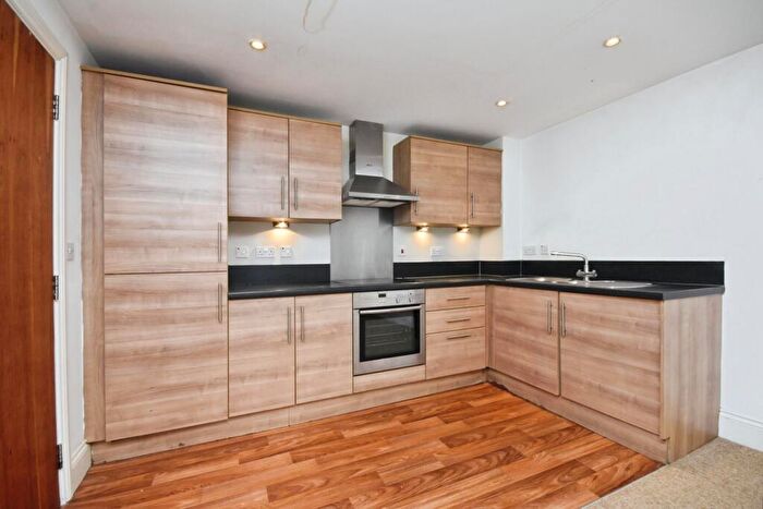 2 Bedroom Flat For Sale In Edinburgh Gardens, Braintree, Essex, CM7