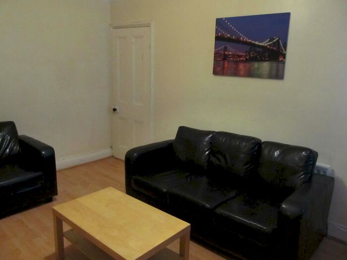 2 Bedroom Flat To Rent In Trewhitt Road, Heaton, Newcastle Upon Tyne, NE6