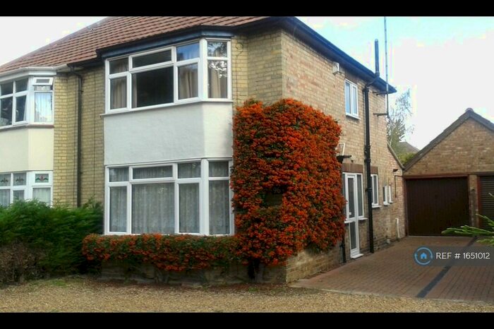 3 Bedroom Semi-Detached House To Rent In King's Hedges Road, Cambridge, CB4