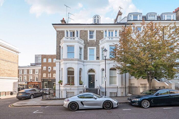 3 Bedroom Flat To Rent In Campden Hill Gardens, Hillgate Village, London, W8