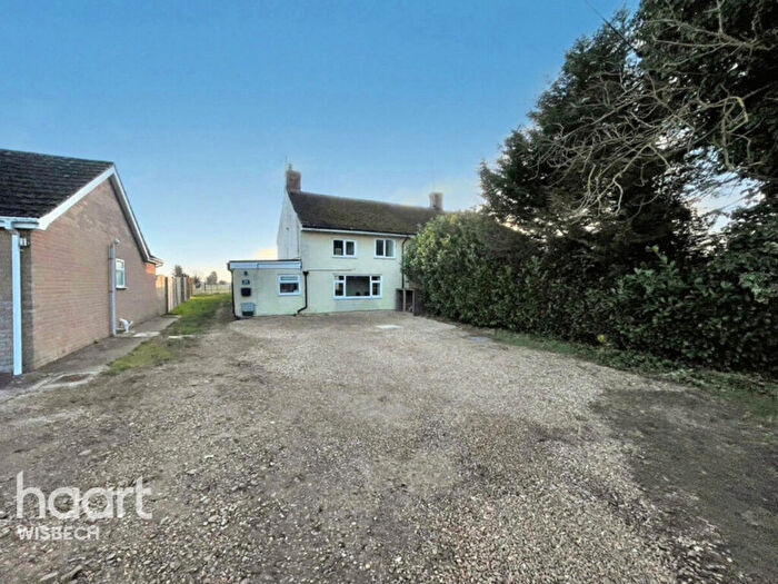 2 Bedroom Semi-Detached House For Sale In Leverington Common, Leverington, PE13