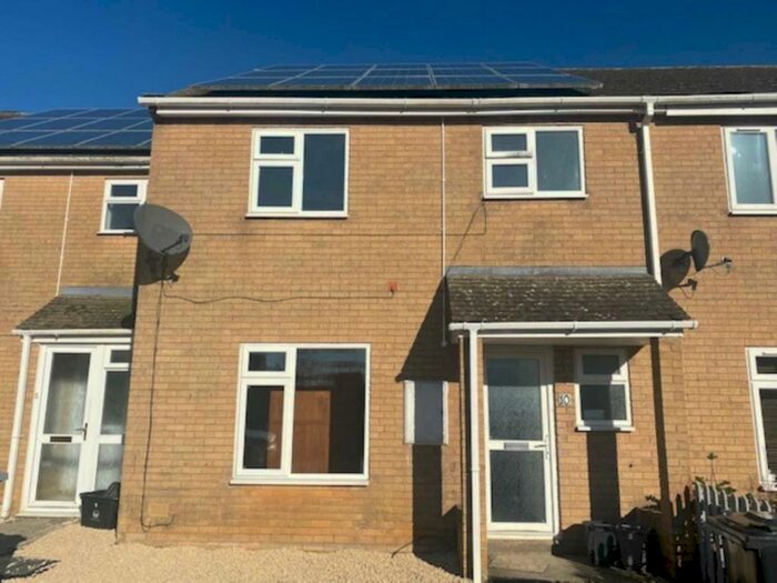 3 Bedroom Terraced House To Rent In Fielmere Close, Witney, OX28
