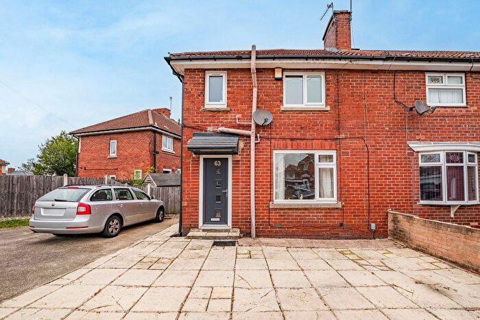 3 Bedroom Semi-detached House For Sale In Wordsworth Drive, Rotherham, S65