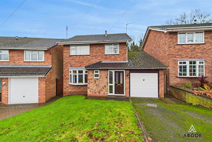 3 Bedroom Detached House For Sale In Highlands Drive, Winshill, DE15