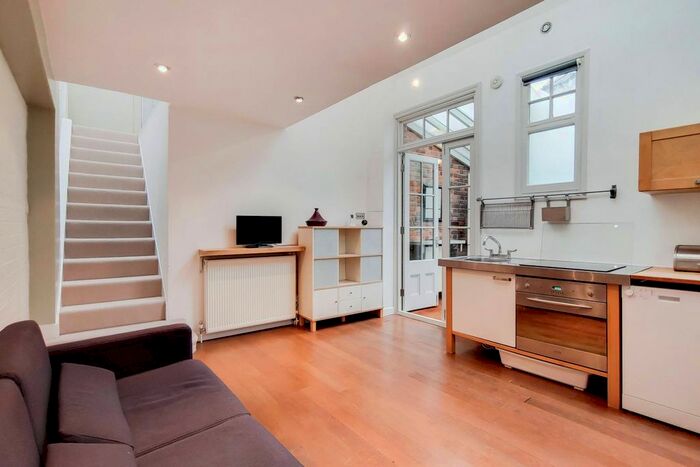 1 Bedroom Property To Rent In Acacia Road, Poet's Corner, London, W3