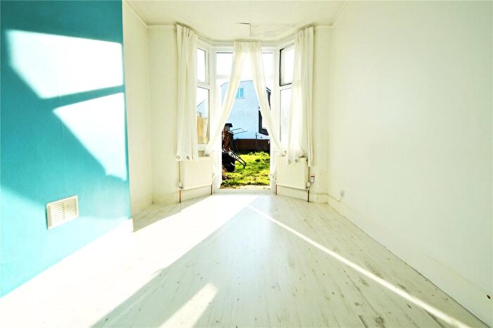 3 Bedroom Terraced House To Rent In Richmond Road, Thornton Heath, CR7