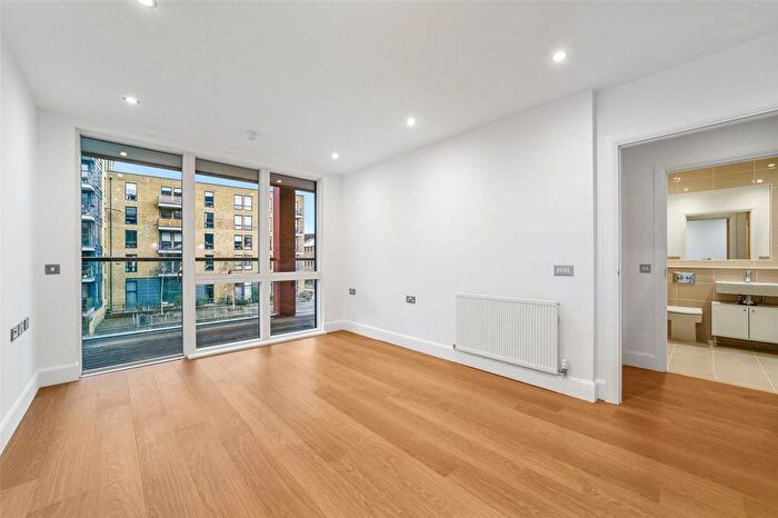 1 Bedroom Flat For Sale In Canal Wharf, Kingsland Road, London, E8