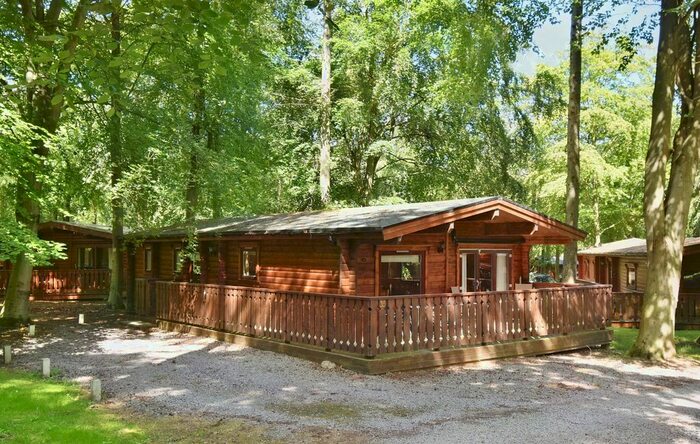 2 Bedroom Chalet For Sale In Kenwick, Louth, LN11