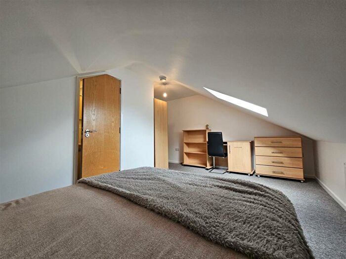 5 Bedroom Flat To Rent In Bed Student Flats, The Forum, Tiverton Way, CB1