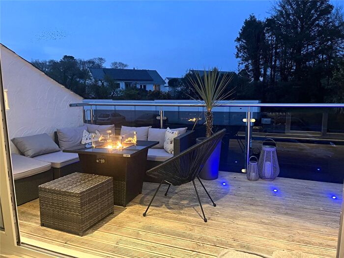 2 Bedroom End Of Terrace House For Sale In Glyn-Y-Mor, Llanbedrog, LL53