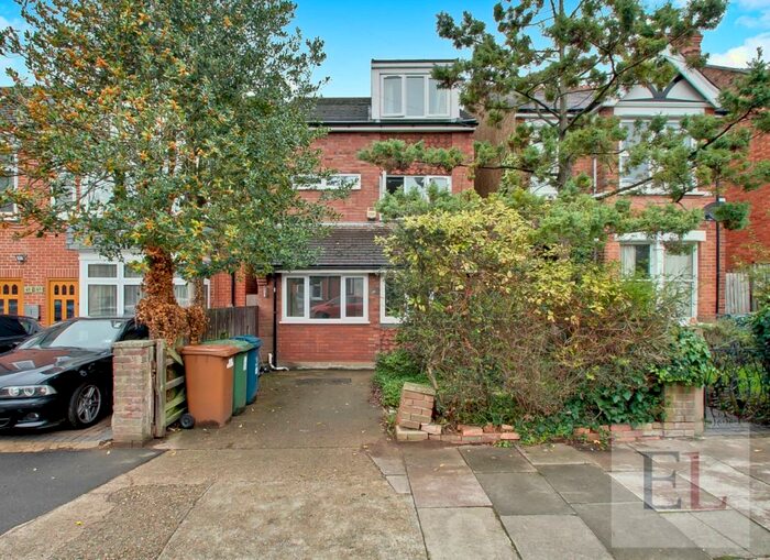 4 Bedroom Detached House To Rent In Salisbury Road, Harrow, Greater London, HA1