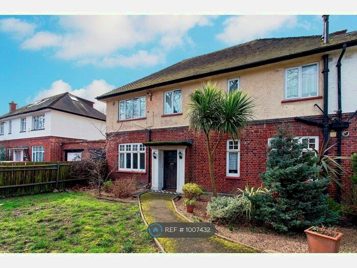 1 Bedroom Flat To Rent In Abbotsleigh Road, London, SW16