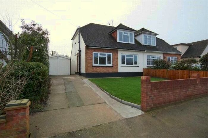 3 Bedroom Semi-Detached House To Rent In Hilltop Close, Rayleigh, Essex, SS6