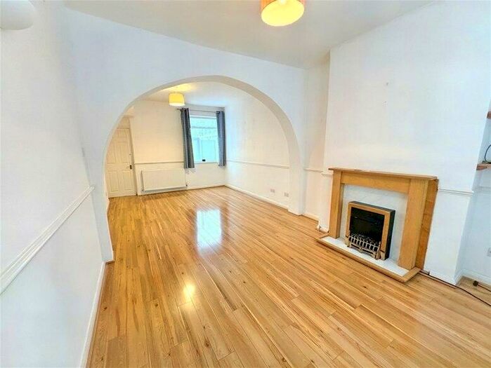 3 Bedroom House To Rent In Corporation Street, Stratford, E15