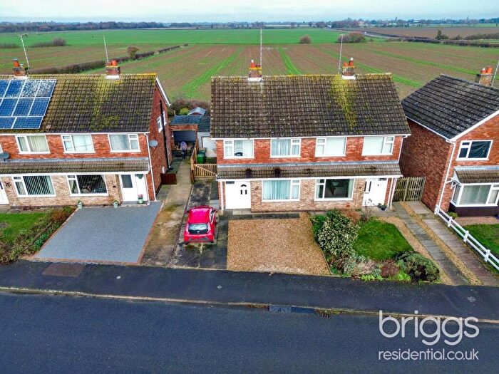 3 Bedroom Semi Detached House For Sale In Oak Road, Glinton, Market Deeping, PE6
