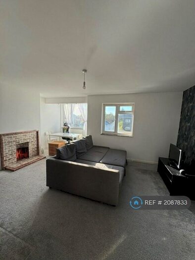 2 Bedroom Flat To Rent In Pinner Road, Northwood Hills, HA6
