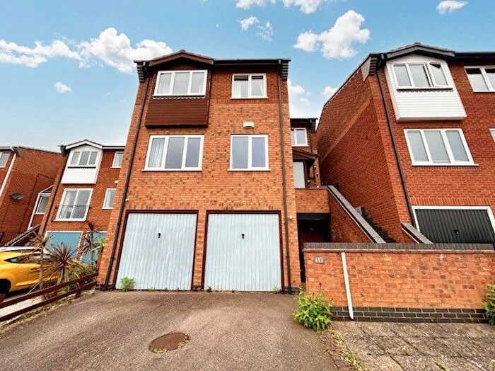 3 Bedroom Property To Rent In Poplar Close, Nottingham, NG4