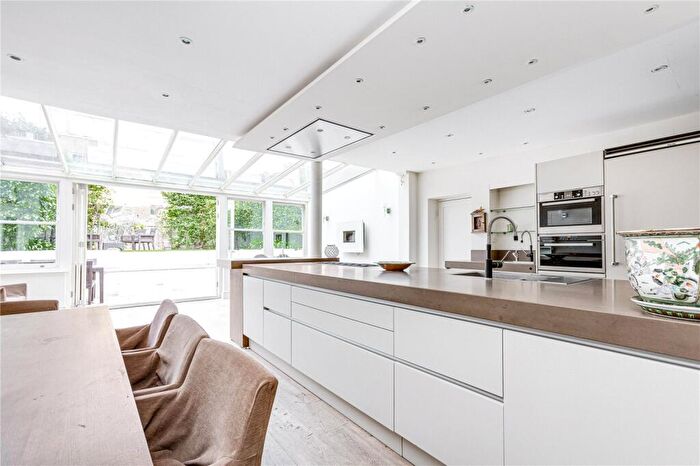 5 Bedroom Terraced House To Rent In Salcott Road, Between The Commons, SW11