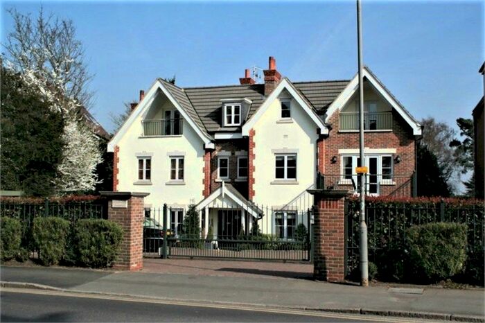 2 Bedroom Flat To Rent In Packhorse Road, Gerrards Cross, SL9