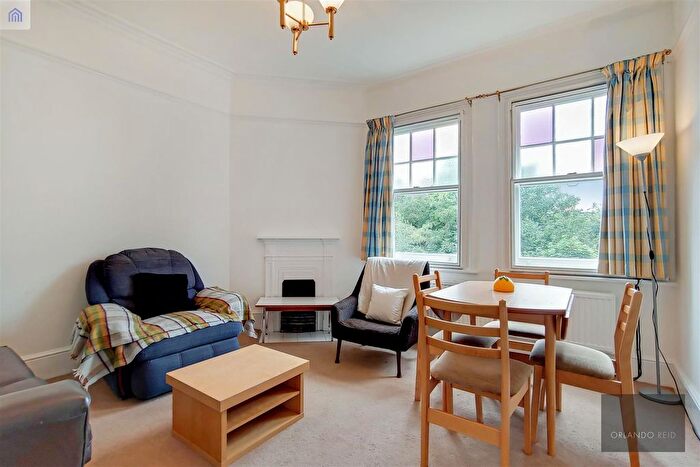 2 Bedroom Flat To Rent In Riggindale Road, London, SW16