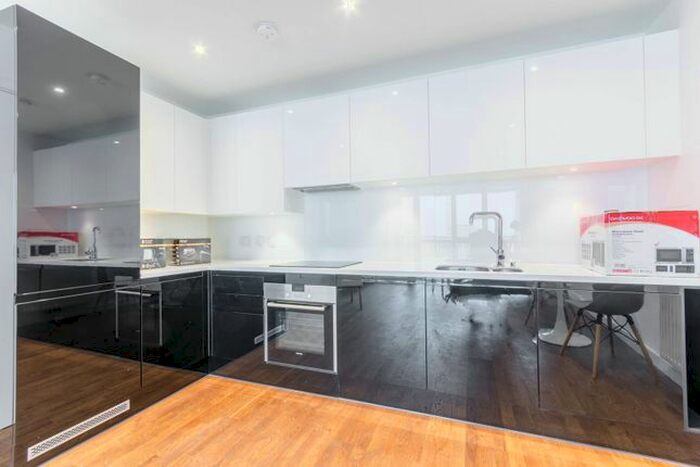 1 Bedroom Flat To Rent In Discovery Tower, Canning Town, London E16