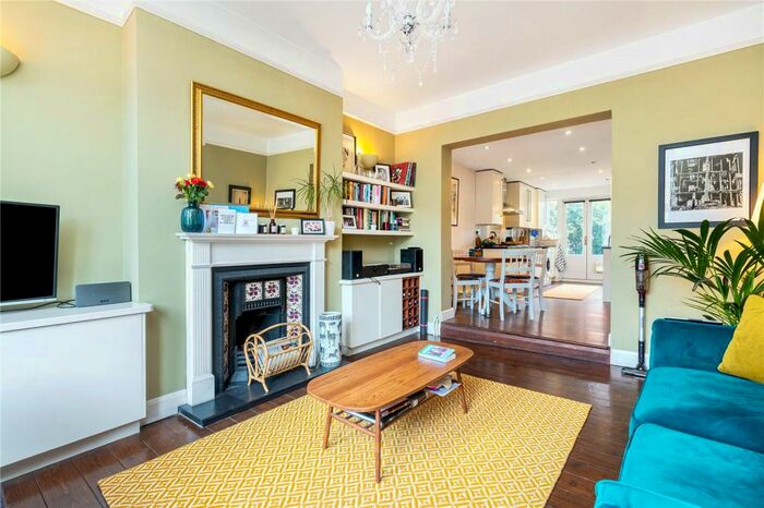 2 Bedroom Flat To Rent In Byrne Road, London, SW12