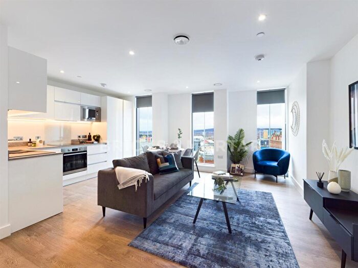 2 Bedroom Apartment To Rent In Hadrians Tower, City Centre, Newcastle Upon Tyne, NE4