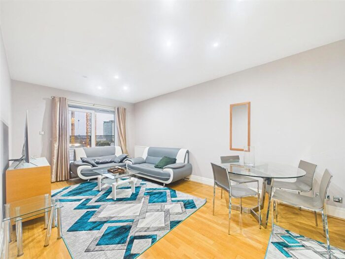 2 Bedroom Flat To Rent In Flat Warren House, Beckford Close, Warwick Road, London, W14