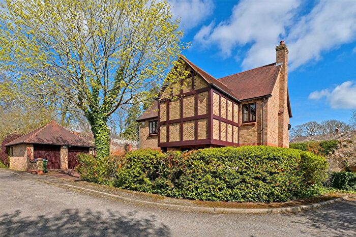 5 Bedroom Detached House To Rent In Garden Close, Maidenhead, Berkshire, SL6