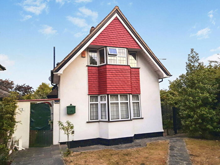 2 Bedroom Detached House For Sale In Old Hatch Manor, Ruislip, Greater London, HA4
