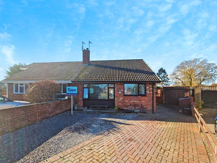 2 Bedroom Semi-Detached Bungalow For Sale In Thorpe Road Avenue, Howden, Goole, DN14