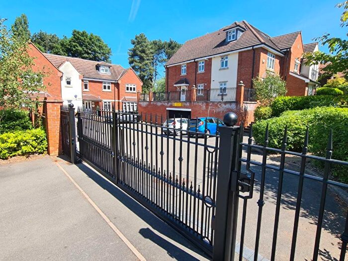 2 Bedroom Flat To Rent In Tamworth Road, Sutton Coldfield, B75