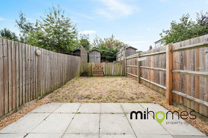 3 Bedroom Terraced House For Sale In Beckwith Close, Enfield, EN2