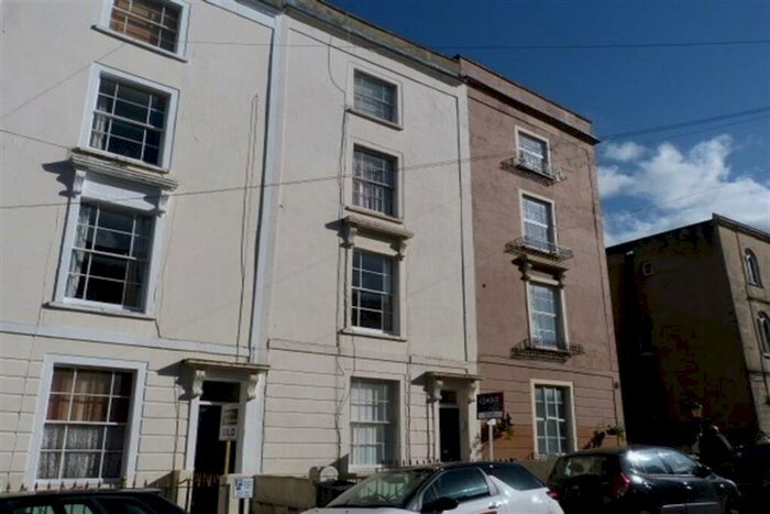 1 Bedroom Flat To Rent In Bedroom St Floor Flat In Clifton, BS8