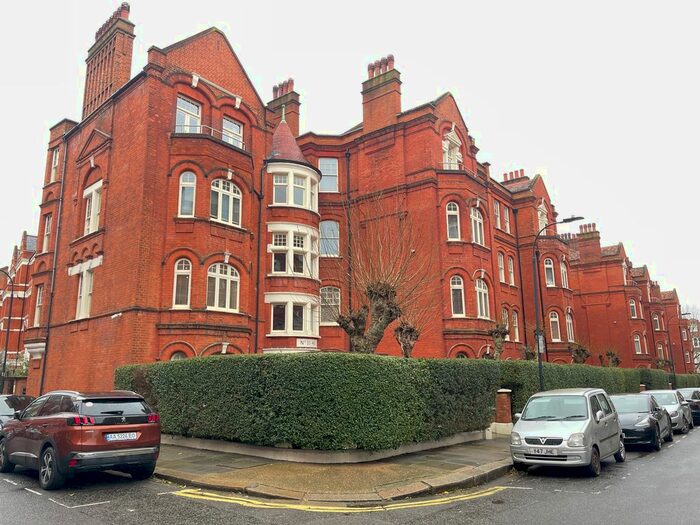 2 Bedroom Flat To Rent In Hamlet Gardens, Hammersmith, London, W6