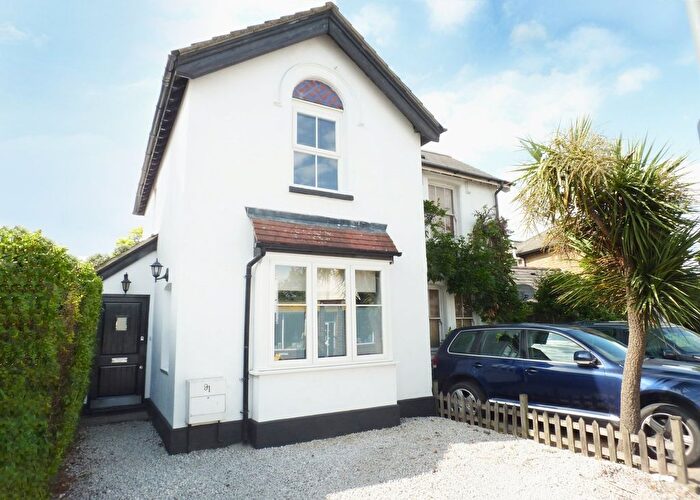 2 Bedroom Semi-Detached House For Sale In Molesey Road, Hersham, KT12