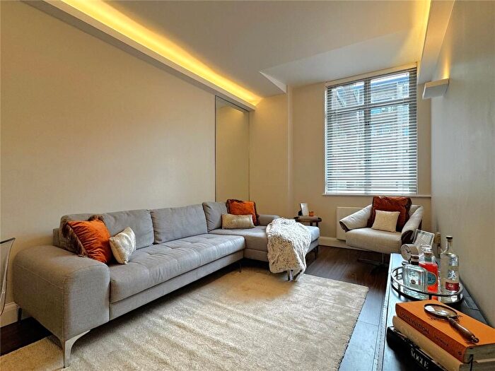 1 Bedroom Flat To Rent In City Road, Old Street, London, EC1V