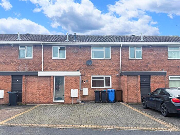 3 Bedroom Terraced House For Sale In Carver Road, Burton-On-Trent, DE13