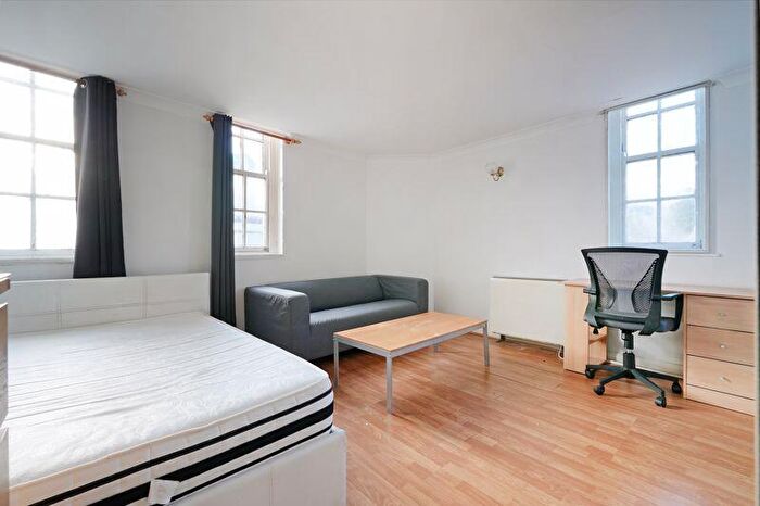 Studio To Rent In Flat Mayfair Court, West Bar, Sheffield, S3