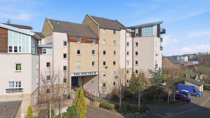 2 Bedroom Flat For Sale In / Springfield Street, Edinburgh, EH6