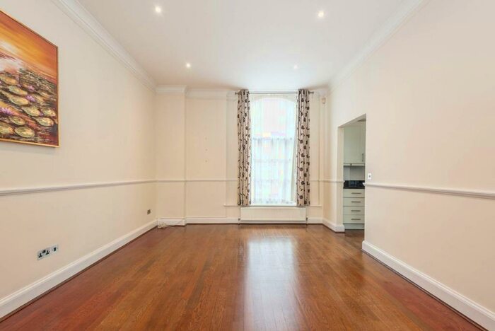 3 Bedroom Mews To Rent In Redhill Street, Regent's Park, London, NW1