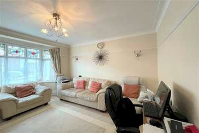 5 Bedroom House To Rent In Belfairs Drive RM6