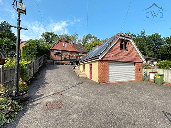 3 Bedroom Detached House For Sale In Valley Lane, Meopham, DA13