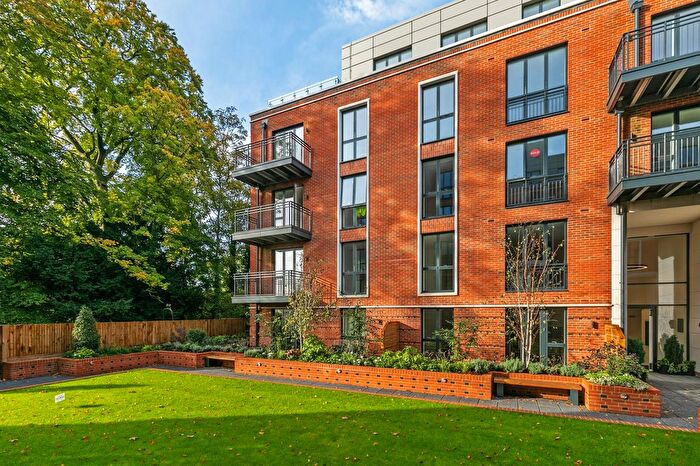 2 Bedroom Flat To Rent In Fellowes Rise, Winchester, SO22