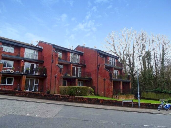 2 Bedroom Apartment To Rent In Fairoak Court, Roath Park, Cardiff, CF23