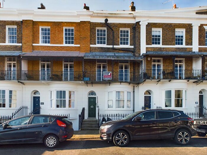1 Bedroom Flat For Sale In Royal Road, Ramsgate, CT11